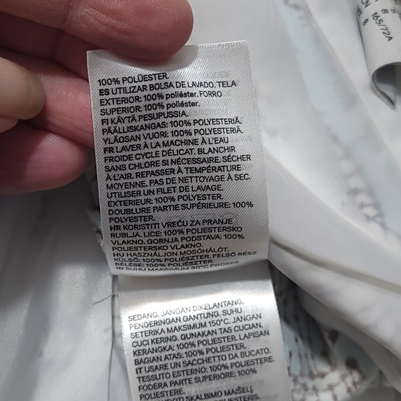 H&M jumpsuit, blue and brown leaf print, cropped length, convertible straps - Picture 11 of 16